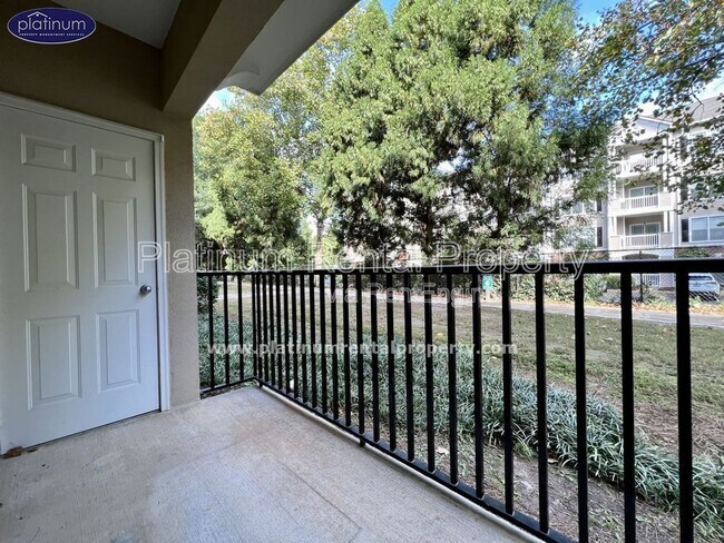 Building Photo - 1850 Cotillion Dr