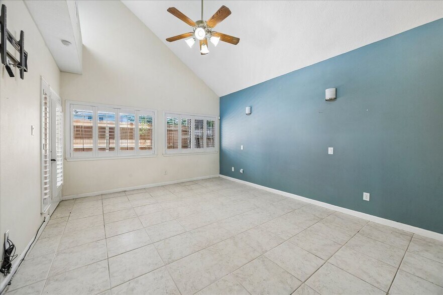 Building Photo - 14638 S Hearthstone Green Dr