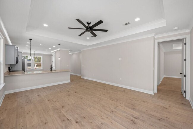 Building Photo - New All Brick 4 Bedroom in Niceville!