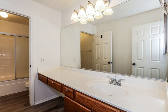 Building Photo - 13538 W Berridge Ln