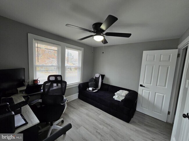 Building Photo - 530 Walnut Ave