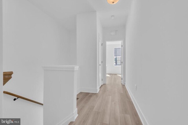 Building Photo - 8102 Donatello Dr
