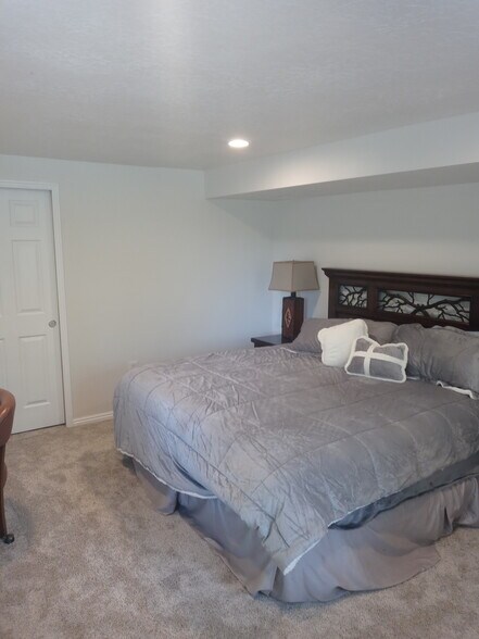 Bedroom 1 - 8909 Saddleback Rd