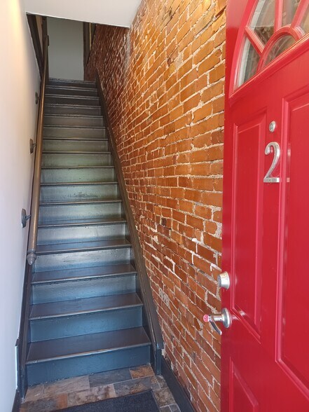Building Photo - 4214 Chouteau Ave