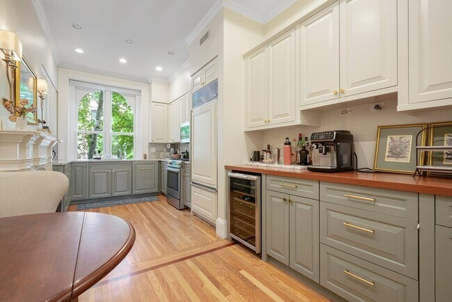 Building Photo - 28 Marlborough St