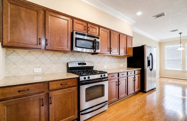 Building Photo - 5339 Brookway Dr