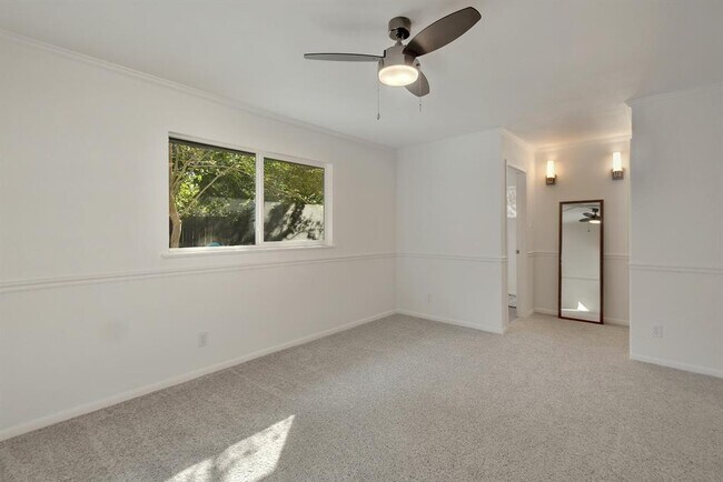 Building Photo - 7204 Hartnell Dr