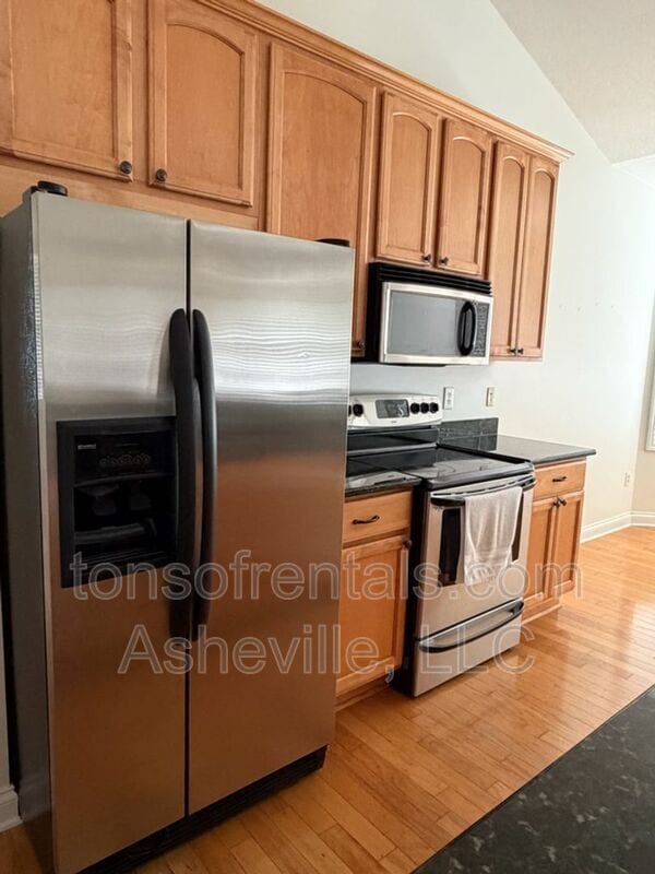 Building Photo - 18 Spelter St
