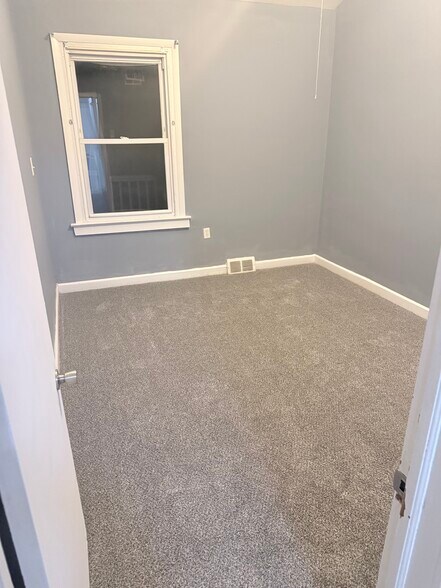 Rear bedroom - 614 Sampson Ave