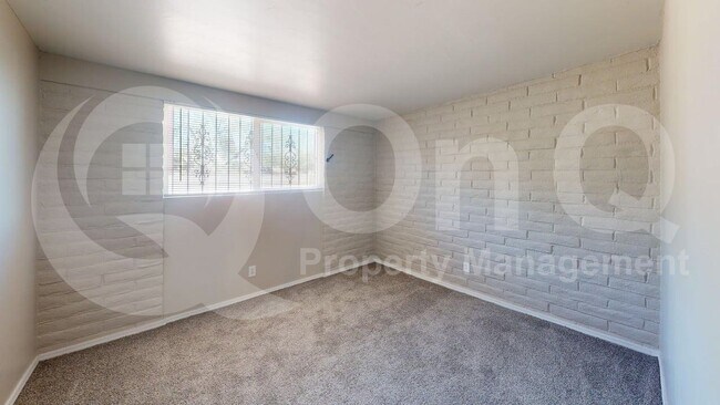 Building Photo - 1826 W Dominy Rd