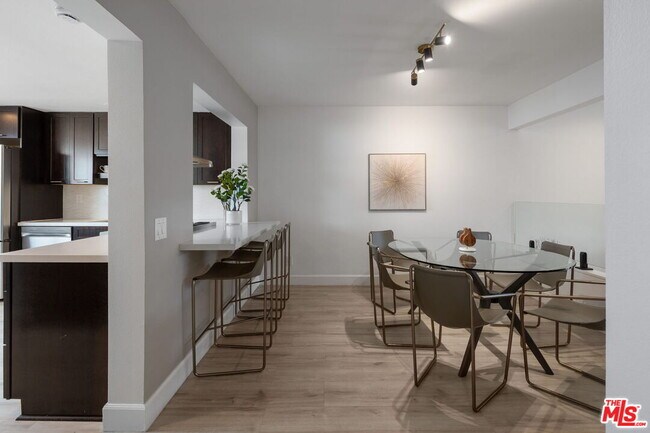 Building Photo - 17165 Palisades Cir