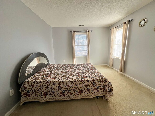 Building Photo - Welcome to 61 Laurel Ave, a beautifully updated 3 bedroom, 2.5 bathroom home