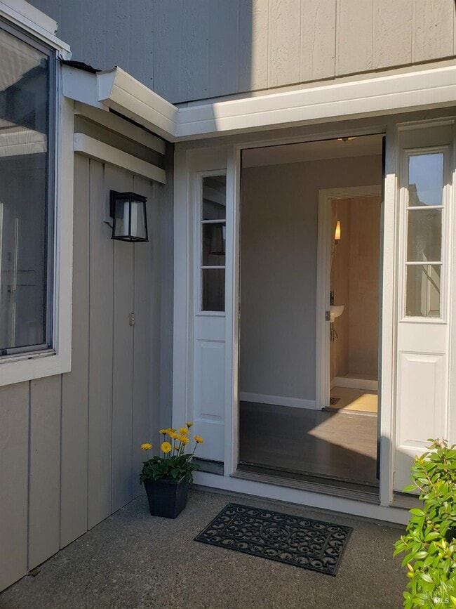 Building Photo - 6 Narragansett Cove