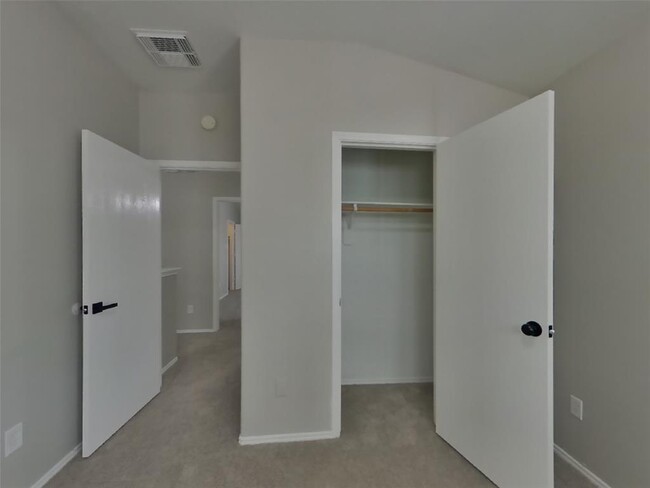 Building Photo - 19010 Sunburst View Dr
