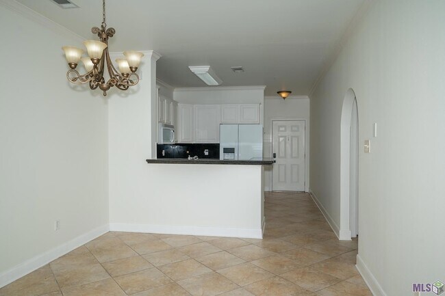 Building Photo - 12386 River Highlands Dr