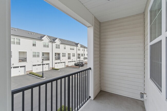 Building Photo - 26 River St