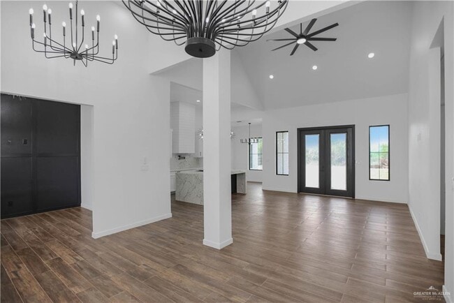 Building Photo - 23 Davis Rd