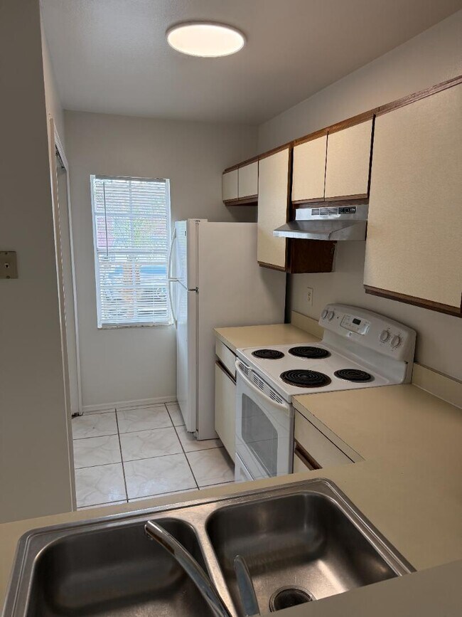 Building Photo - 135 Knotts Ln