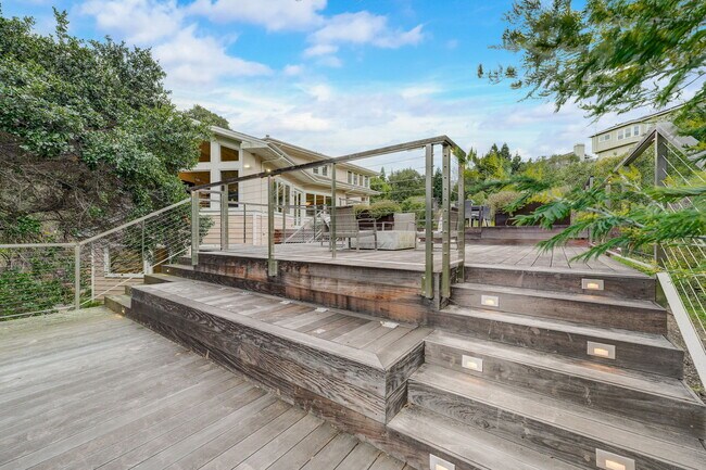 Building Photo - 140 Emerald Estates Ct