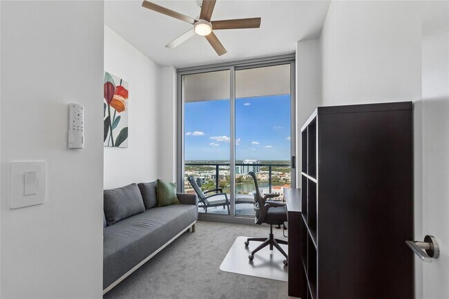 Building Photo - 400 Central Ave