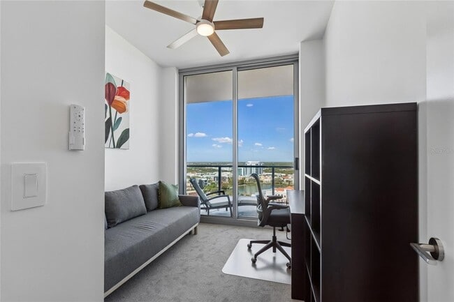 Building Photo - 400 Central Ave