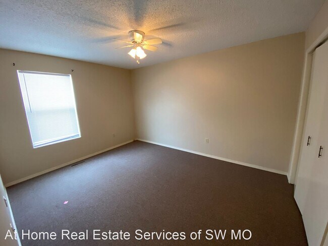 Building Photo - 1636 N Benton Ave