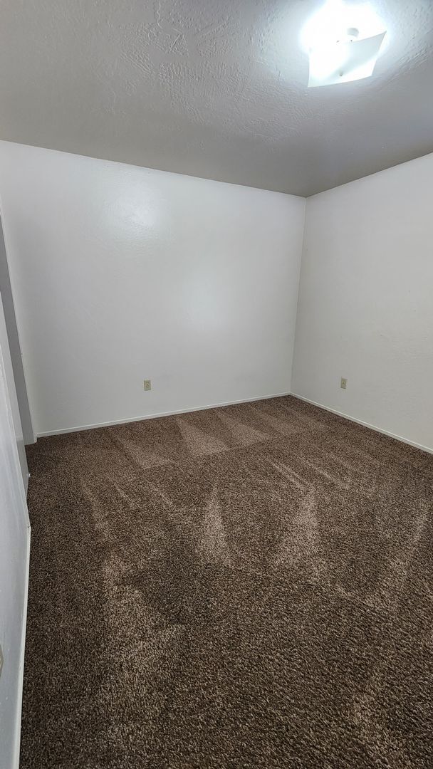 Building Photo - 7004 N Half Moon Dr