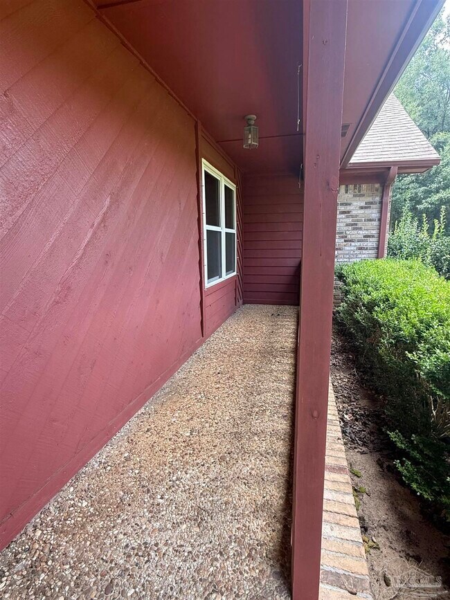 Building Photo - 6200 Jays Way