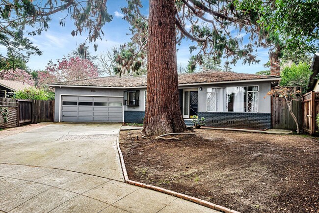 Building Photo - Awesome Quiet Cul-de-sac in Menlo Park