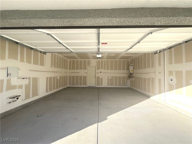 Building Photo - 510 Golden Cardinal Ave