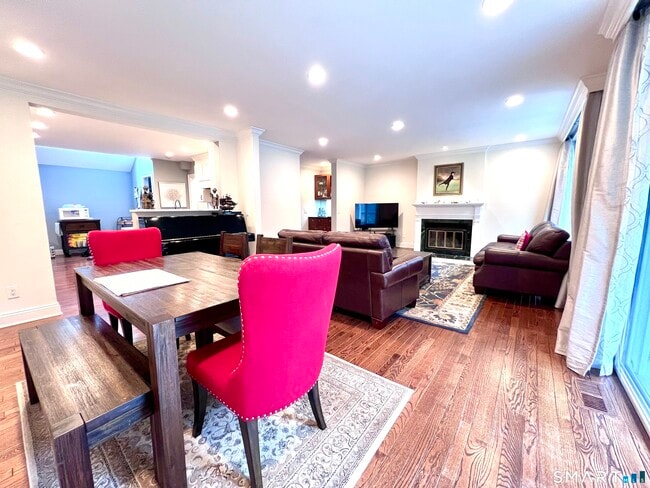 Building Photo - 32 Regents Pk