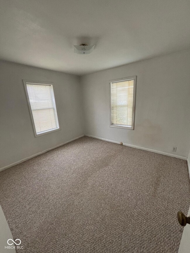 Building Photo - 4021 Clarendon Rd