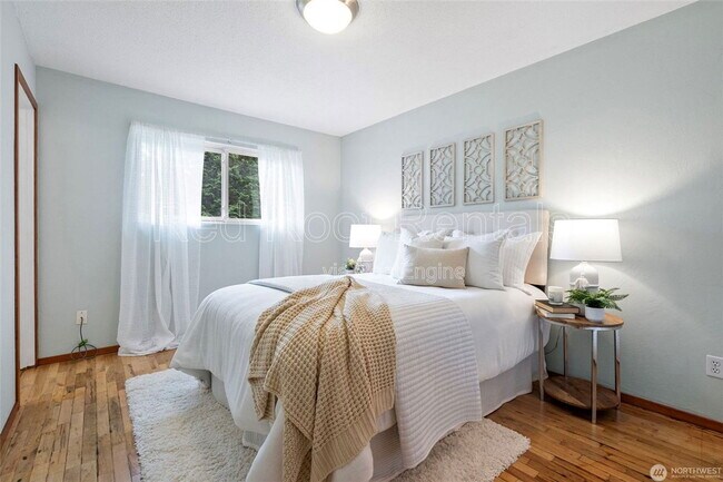 Building Photo - 11807 96th Ave SW