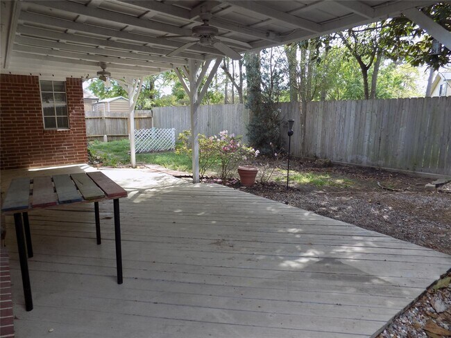 Building Photo - 22623 River Birch Dr