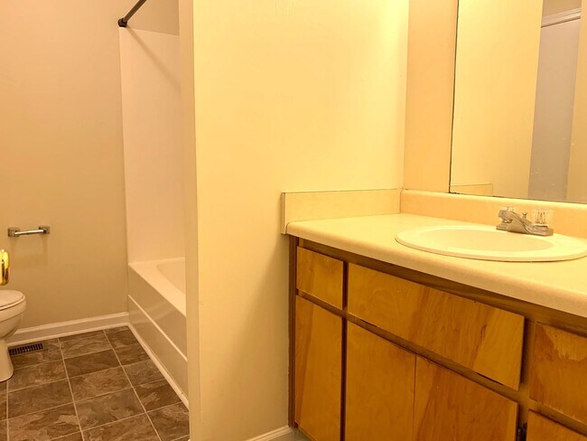 Building Photo - 231 Winters Ct