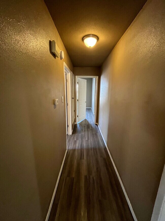 Building Photo - 7513 Avenue W Unit A - 2/1/1 in South Lubbock