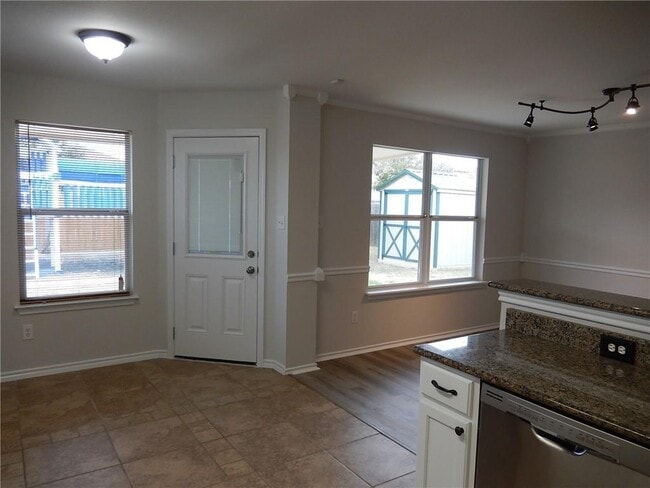 Building Photo - 116 Rinehardt St