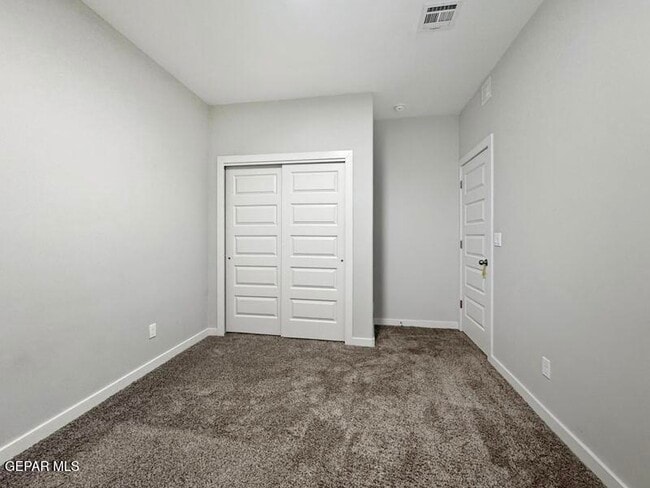 Building Photo - 12622 Amesbury