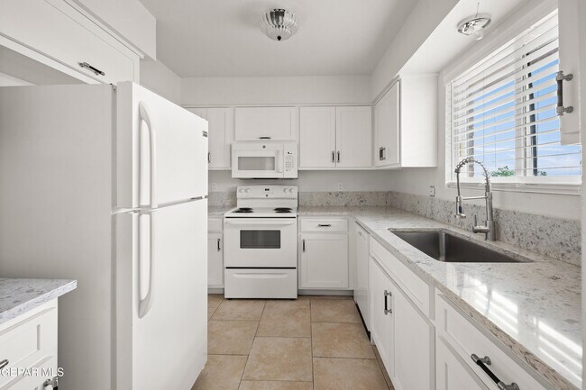 Building Photo - 7139 Orizaba Ave