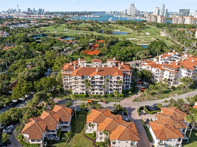 Building Photo - 19133 Fisher Island Dr