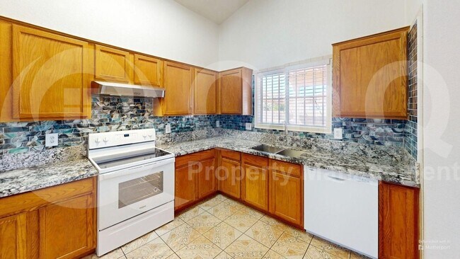 Building Photo - 2152 W Burlwood Way