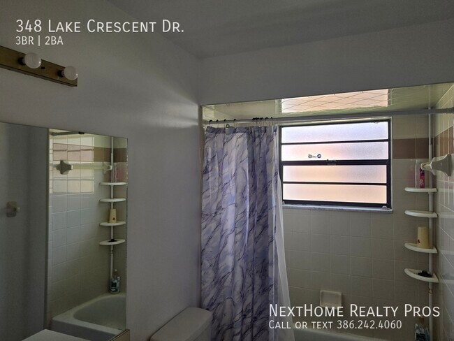 Building Photo - 348 Lake Crescent Dr