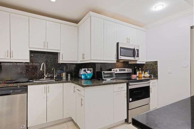 Building Photo - 7401 SW 82nd St