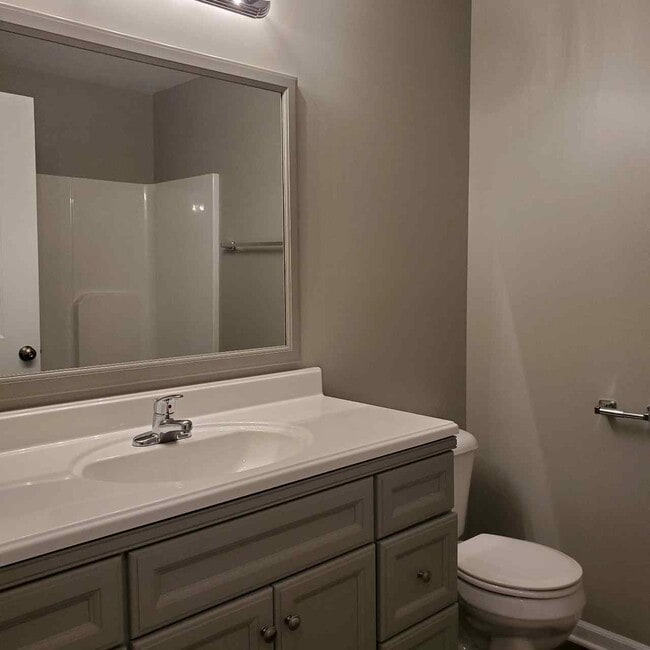 Building Photo - 897 W Gay St