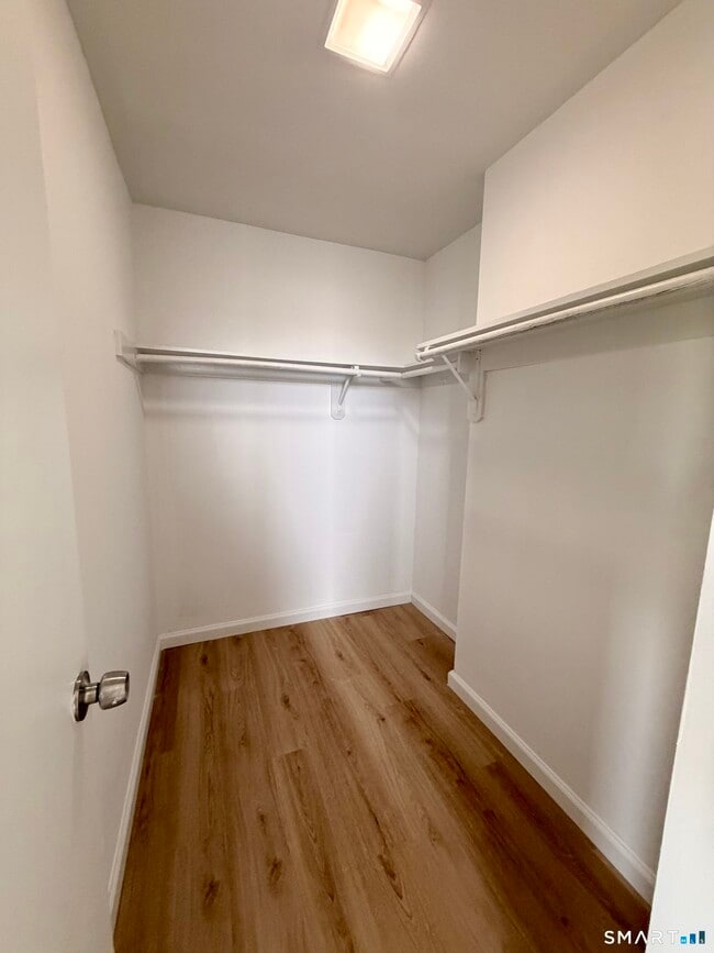 Building Photo - 49 Day St