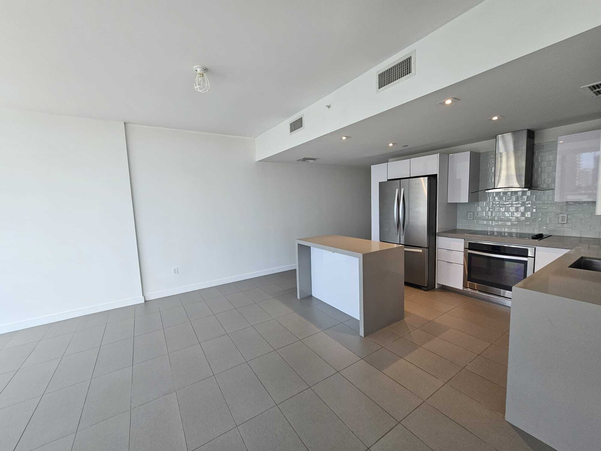 Building Photo - 1600 NE 1st Ave