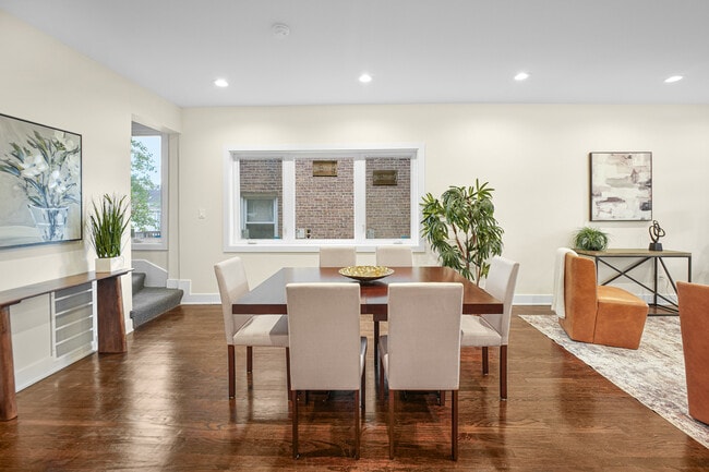 Building Photo - 2541 N 76th Ave