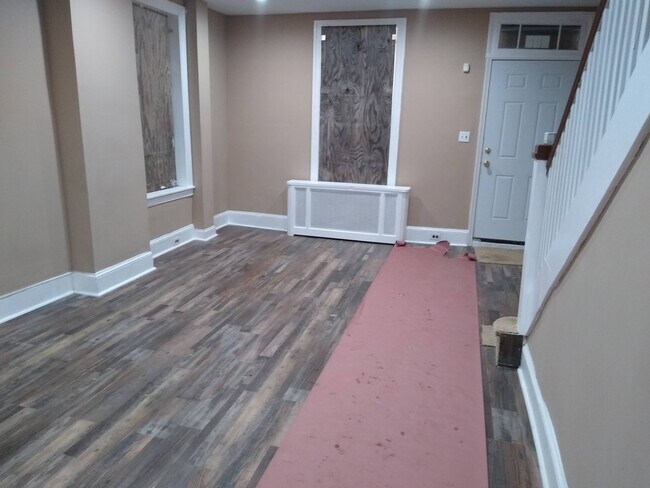 Building Photo - 216 E Ashmead St