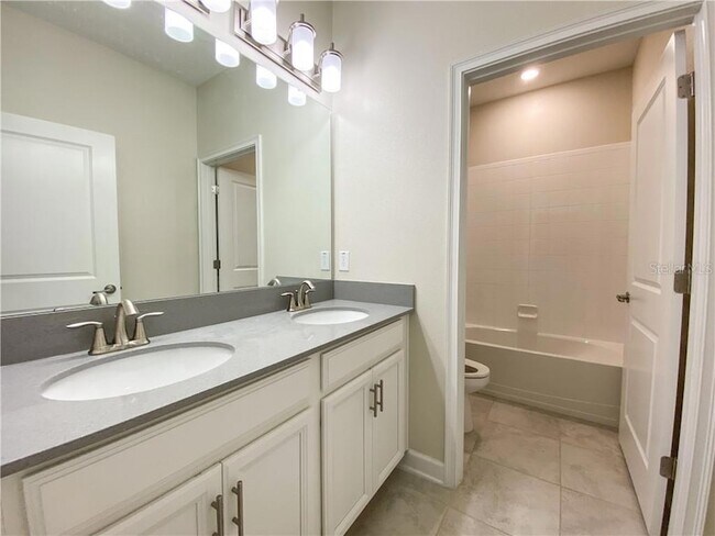Building Photo - 15257 Night Heron Dr