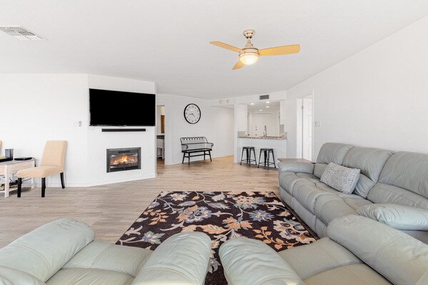 Building Photo - 15002 Windward Dr